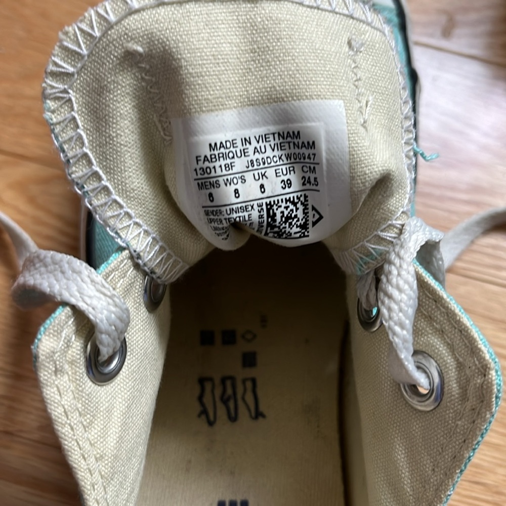 Low top converse - Picture 3 of 3